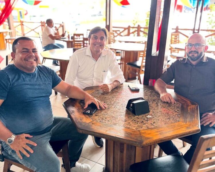 Marconi Santana amplia alianças e expande base política na região do Pajeú