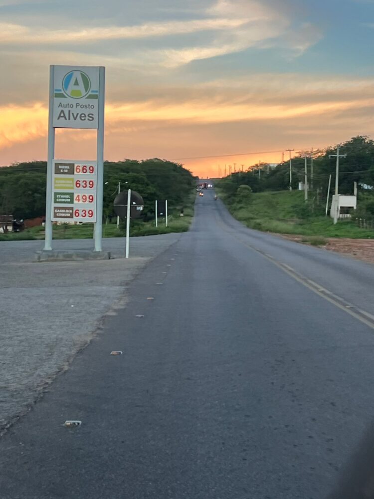 Acidente próximo ao Posto Alves, em Afogados da Ingazeira, na PE sentido Tabira