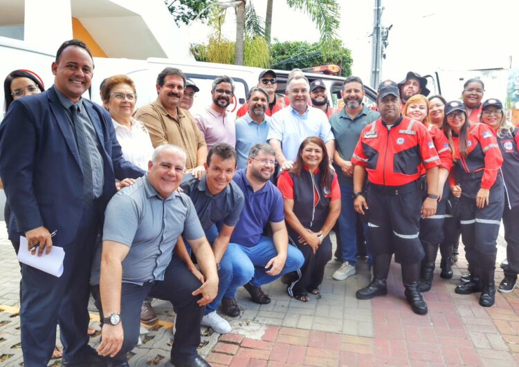 Prefeito Zeca Cavalcanti entrega nova ambulância ao GSVA e amplia atendimento de urgência em Arcoverde