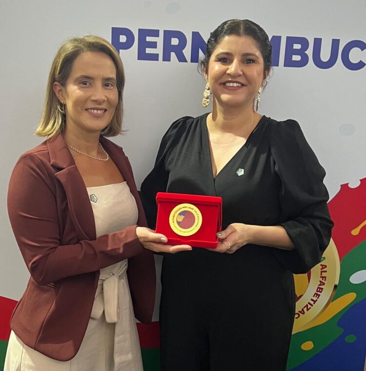 Afogados recebe Selo Ouro do MEC de compromisso com a alfabetização