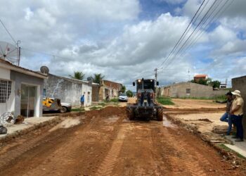 Prefeitura de Afogados inicia pavimentação de uma rua e duas travessas no Padre Pedro Pereira