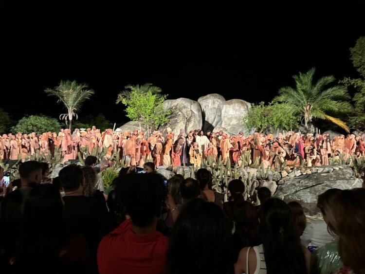Mais Pajeú participa da noite de pré-estreia da Paixão de Cristo de Nova Jerusalém
