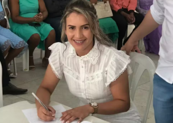 Em PE: Mulher morre em acidente de moto pilotada por filho de 13 anos; vítima estava na garupa indo para faculdade