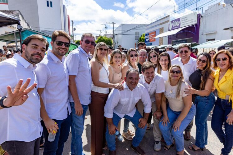 Prefeita Aline Karina acompanha agenda de João Campos em Afogados da Ingazeira