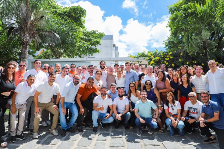 Governadora Raquel Lyra reforça compromisso do Estado com o Sertão do Moxotó durante encerramento da Festa da Divina Misericórdia em Arcoverde