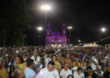 Ressaltando a fé do povo pernambucano, governadora Raquel Lyra prestigia missa de encerramento da Festa de Nossa Senhora dos Prazeres, em Jaboatão dos Guararapes