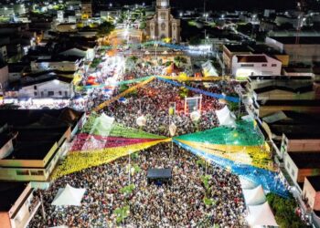 Itapetim divulga atrações do São Pedro 2026 neste sábado (18) durante evento em praça pública
