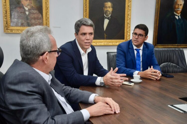 Amupe abre diálogo com Alepe sobre o tema da LOA