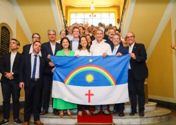 Governadora Raquel Lyra e ministro Waldez Góes autorizam novos trechos da Adutora do Agreste e entregam 43 dessalinizadores