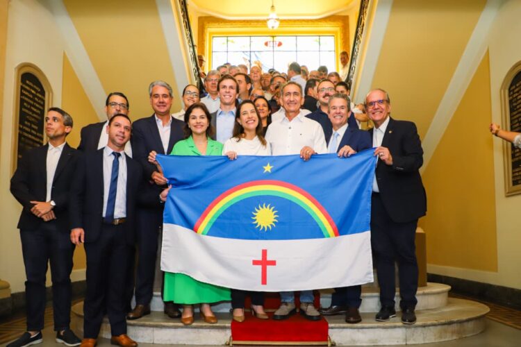 Governadora Raquel Lyra e ministro Waldez Góes autorizam novos trechos da Adutora do Agreste e entregam 43 dessalinizadores