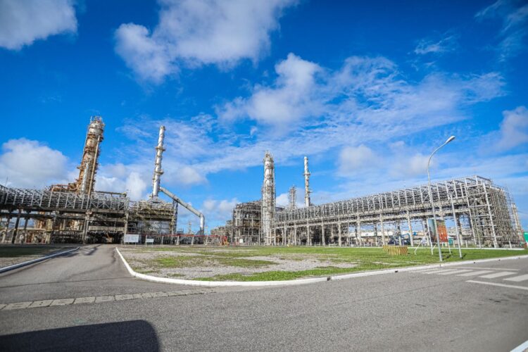 Pernambuco registra o maior crescimento do país na indústria e no comércio no primeiro bimestre de 2026, diz IBGE