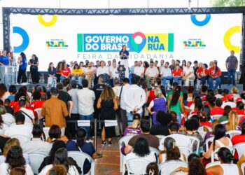 No Recife, governadora Raquel Lyra e ministro Guilherme Boulos reforçam parceria e levam serviços gratuitos à população com o ‘Governo do Brasil na Rua’