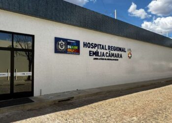 Estado é condenado após menina que tratava piolhos ser filmada com cabelo raspado no Hospital Regional de Afogados