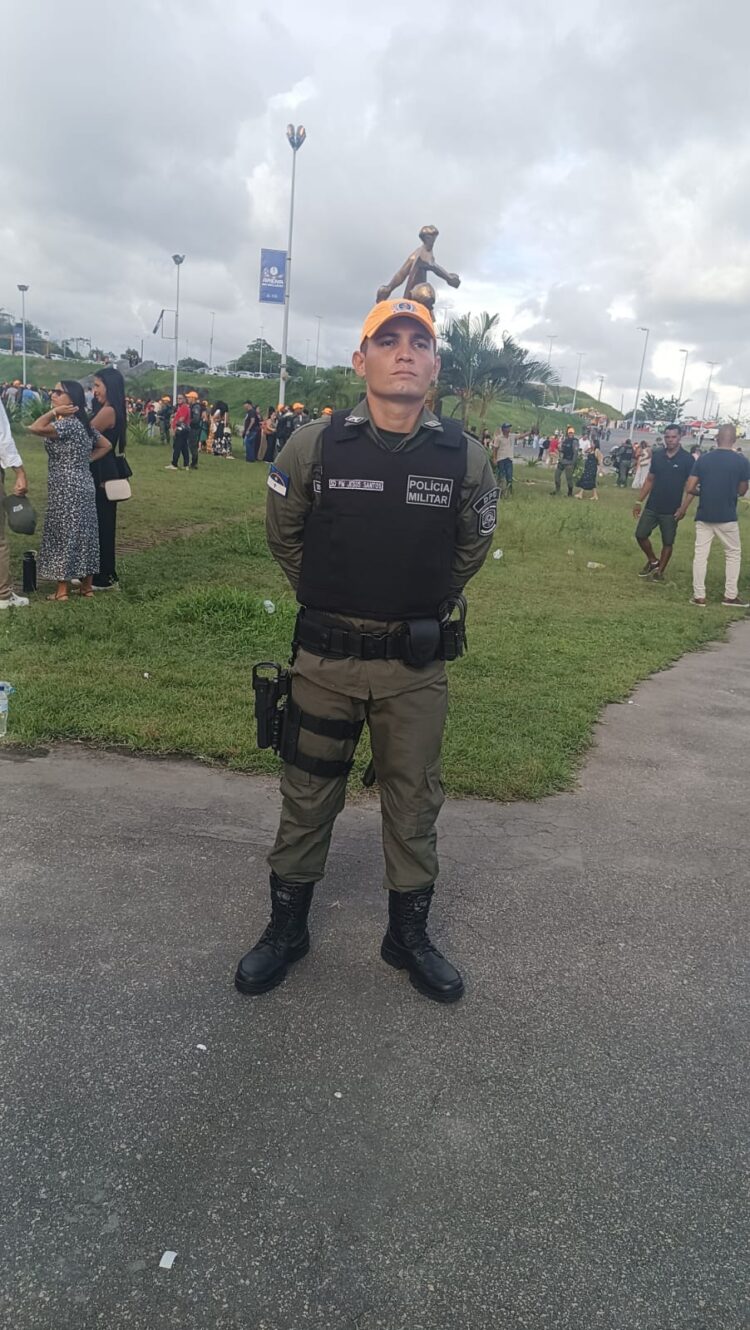 Morador de Solidão-PE conquista formatura na Polícia Militar e emociona com história de superação