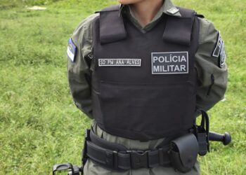Jovem do Pajeú concilia estudos e trabalho e é aprovada no concurso da PMPE