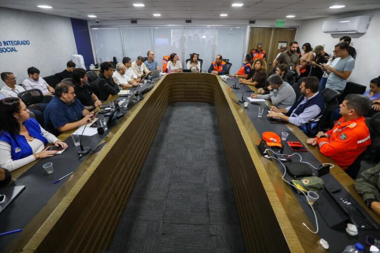 Em encontro com Defesa Civil Nacional, governadora Raquel Lyra confirma reunião com prefeitos