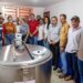Itapetim: primeira coleta de leite de cabra marca início do funcionamento de tanque de resfriamento implantado pelo Governo Municipal