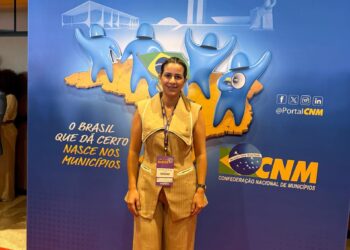 Aline Karina participa da Marcha dos prefeitos em Brasília