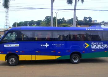 Aline Karina aproveita viagem à Marcha dos Prefeitos e garante micro-ônibus e recursos para Itapetim