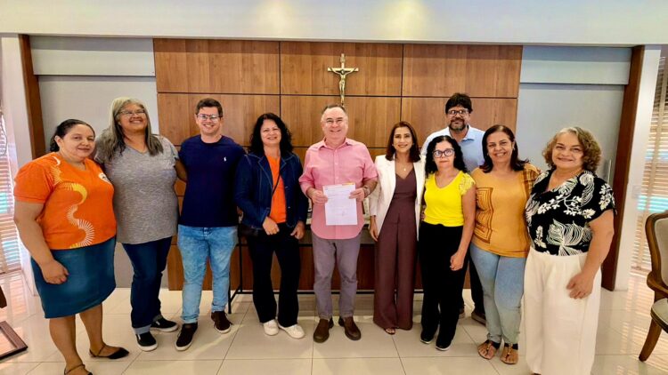 Prefeito Zeca Cavalcanti assina projetos que garantem valorização das auxiliares de creche e ampliam políticas de inclusão em Arcoverde