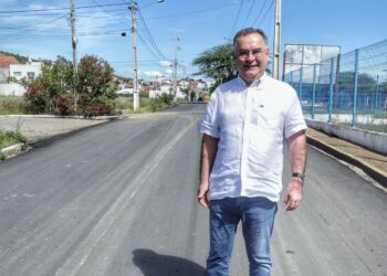 Zeca Cavalcanti vistoria conclusão das obras da estrada da UPE e anuncia nova etapa de investimentos