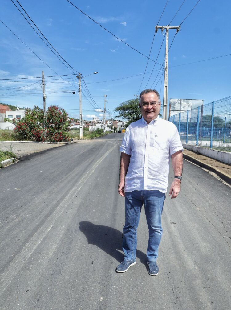 Zeca Cavalcanti vistoria conclusão das obras da estrada da UPE e anuncia nova etapa de investimentos