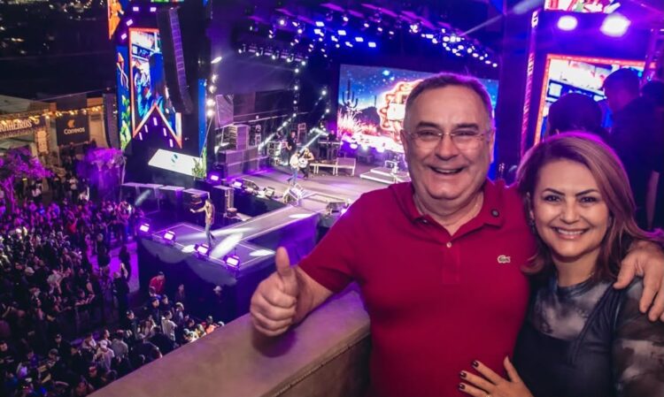 Zeca encerra primeiro fim de semana do São João de Arcoverde com grande público, forró e piseiro.