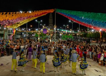 Itapetim abre Palhoção Junino com programação cultural e artistas da terra