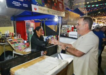 Zeca visita barraqueiros e destacam geração de renda no São João de Arcoverde