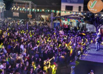 Nem chuva nem frio afastam fãs de Priscila Senna na sexta noite do São João de Arcoverde