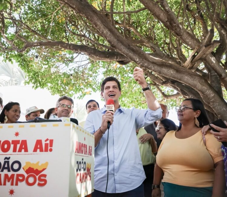 João Campos em Afogados da Ingazeira