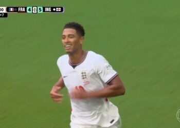 Em jogo de dez gols, Inglaterra vence a França e fica em terceiro na Copa do Mundo