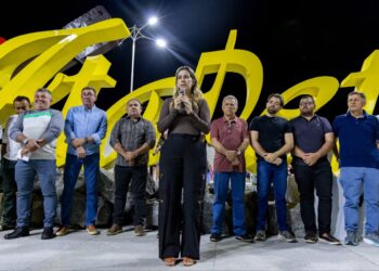 Inauguração de praça e entrega de veículos marcam noite de conquistas em Itapetim