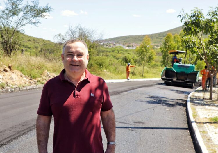 Zeca retoma agenda com vistoria de obras que avançam em infraestrutura e educação de Arcoverde