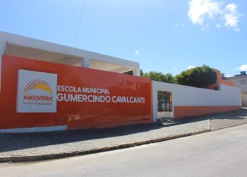 Zeca inaugura nesta quinta-feira (6) a nova Escola Gumercindo Cavalcanti e autoriza obras de calçamento em Arcoverde