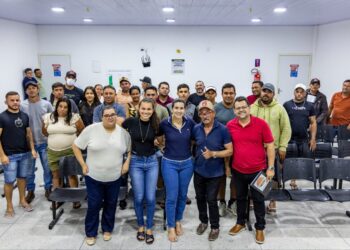 Prefeita Aline Karina se reúne com produtores de leite de cabra