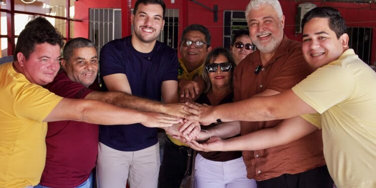 Flávio Gadelha Filho e Milton Coelho ampliam articulações durante agenda política em Ferreiros