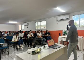 V Seminário Municipal de Juventudes reúne 100 jovens e debate propósito profissional e pessoal em Arcoverde