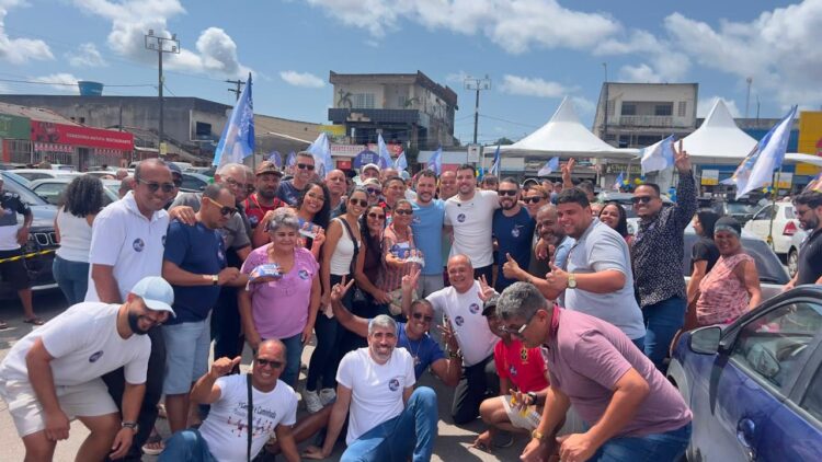 Flávio Gadelha Filho larga na campanha com 500 veículos e apoio do prefeito Flávio Gadelha em adesivaço