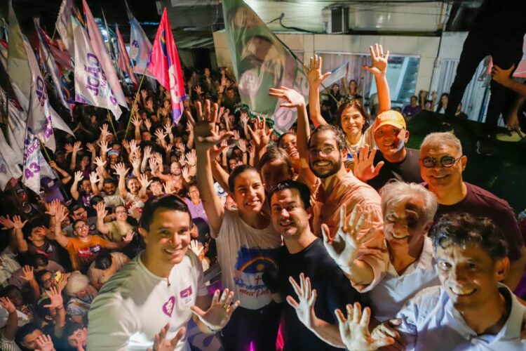 “Cada ato de violência será respondido com amor e trabalho”, diz Raquel em meio a multidão durante caminhada em Jardim São Paulo, no Recife
