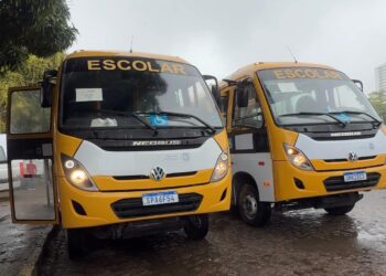 Arcoverde amplia transporte escolar com dois novos ônibus em parceria com Governo Raquel Lyra