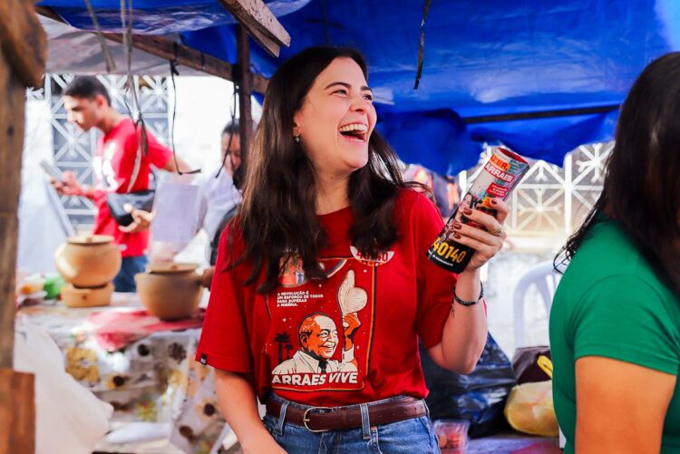 Maria Arraes intensifica campanha para deputada estadual em giro pela Mata Sul