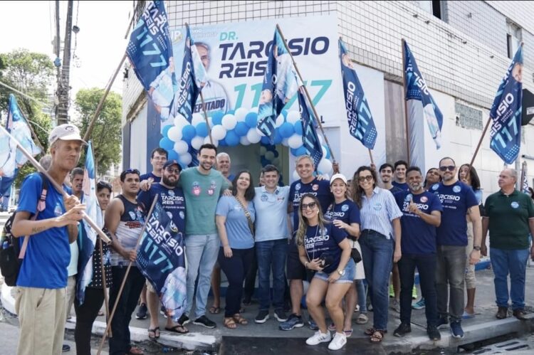 Dr. Tarcisio Reis inaugura comitê no Recife e recebe apoio de Eduardo da Fonte