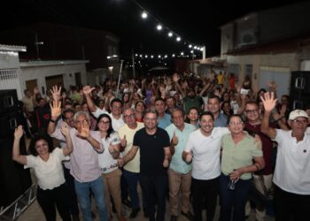 Sandrinho inaugurou mais uma rua pavimentada em Afogados da Ingazeira