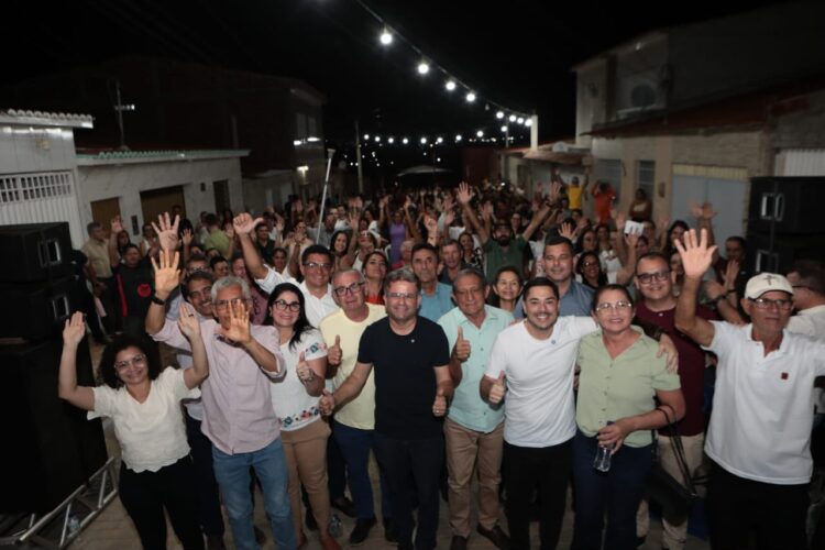 Sandrinho inaugurou mais uma rua pavimentada em Afogados da Ingazeira