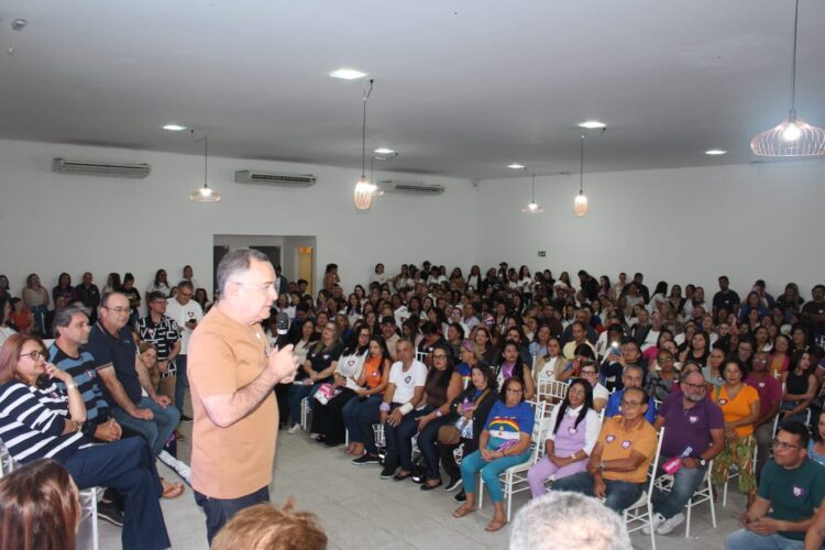 Zeca mobiliza milhares no Encontro de Amigos e reforça campanha por Marcelo, Gustavo e Raquel em Arcoverde