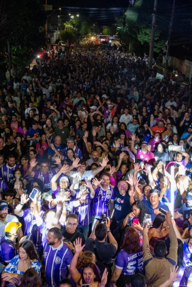 Grande arrastão toma ruas de Arcoverde e reafirma força política do grupo liderado por Zeca