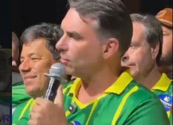 “Independentemente de quem seja eleito governador, vai ter portas abertas em Brasília”, diz Flávio Bolsonaro no Recife