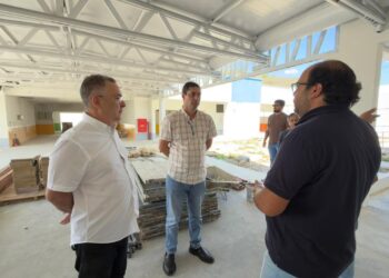 Zeca acompanha obras de creche em Petrópolis e escola em Caraíbas dentro do Educa Arcoverde