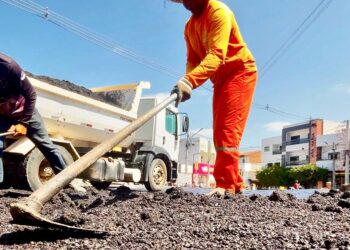 Prefeitura de Afogados inicia preparação para rotatória na Henrique Dias